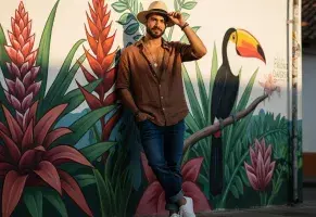 a) Fresco y relajado