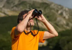 a) Soy curioso y aventurero.​