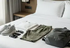 c) Ropa cómoda para caminar sin parar.​