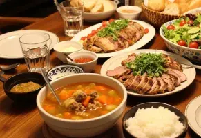 d) Cocina tradicional.​